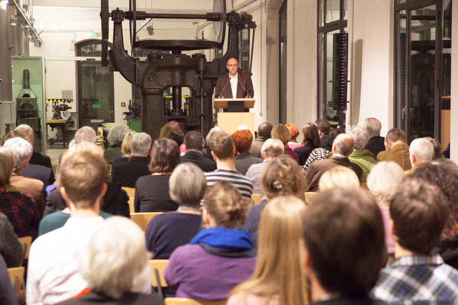 "Wanderarbeiter. Fotografien einer neuen Arbeiterklasse" | Minong. Die Suche nach dem Glück | Museum der Arbeit | Hamburg 2013